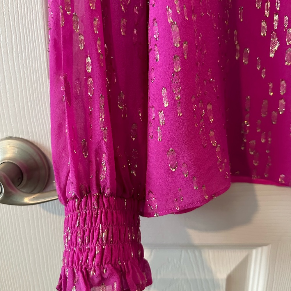 Lilly Pulitzer Hot Pink Ladies LS top with Gold Tinsel. Size: Large - Picture 2 of 6
